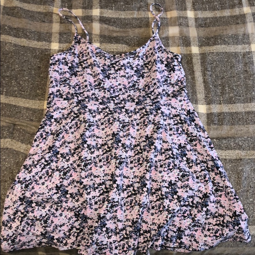 Women’s strapless dress